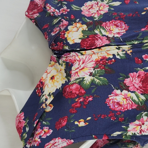 Lindy Bop vintage pin up body hugging floral dress sz Small - Picture 4 of 13